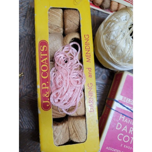Lot VTG J & P Coats Mending Floss  Box Thread Spools Silk Hosiery Darning Cotton - Picture 3 of 10
